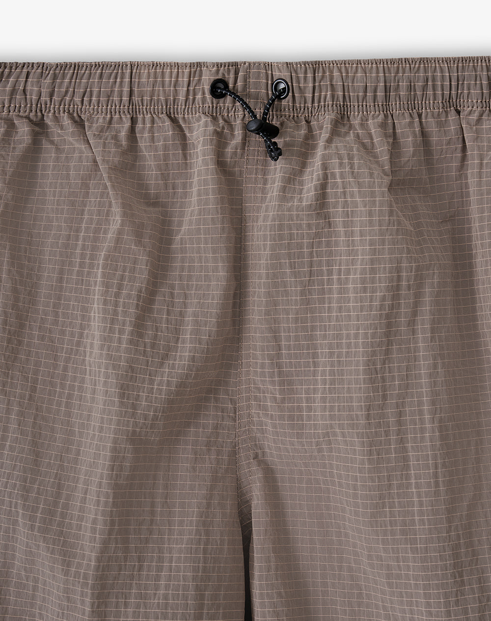 Bermuda liviana café cuadros hombre