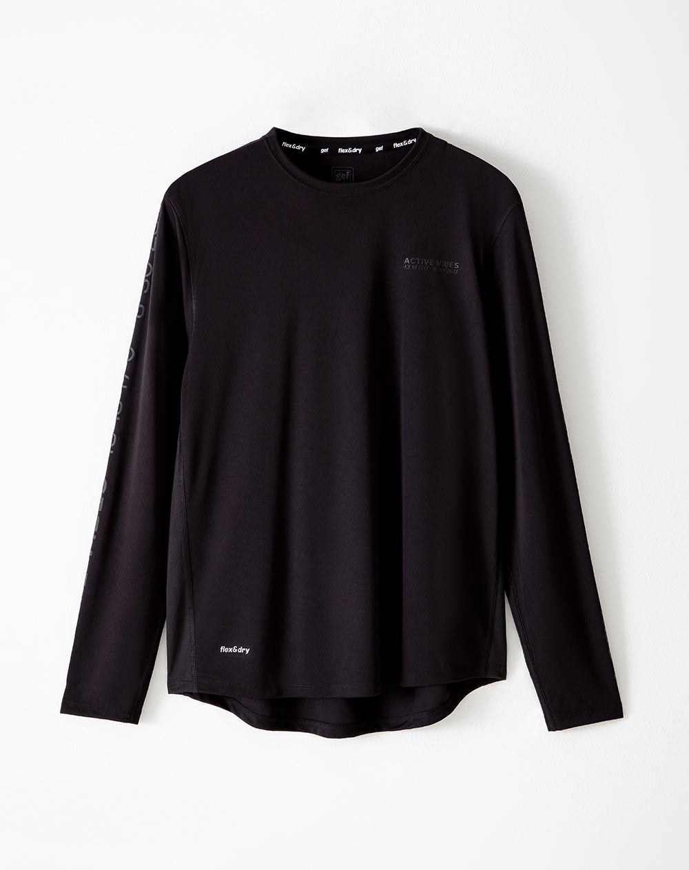 Camiseta regular fit manga larga negra