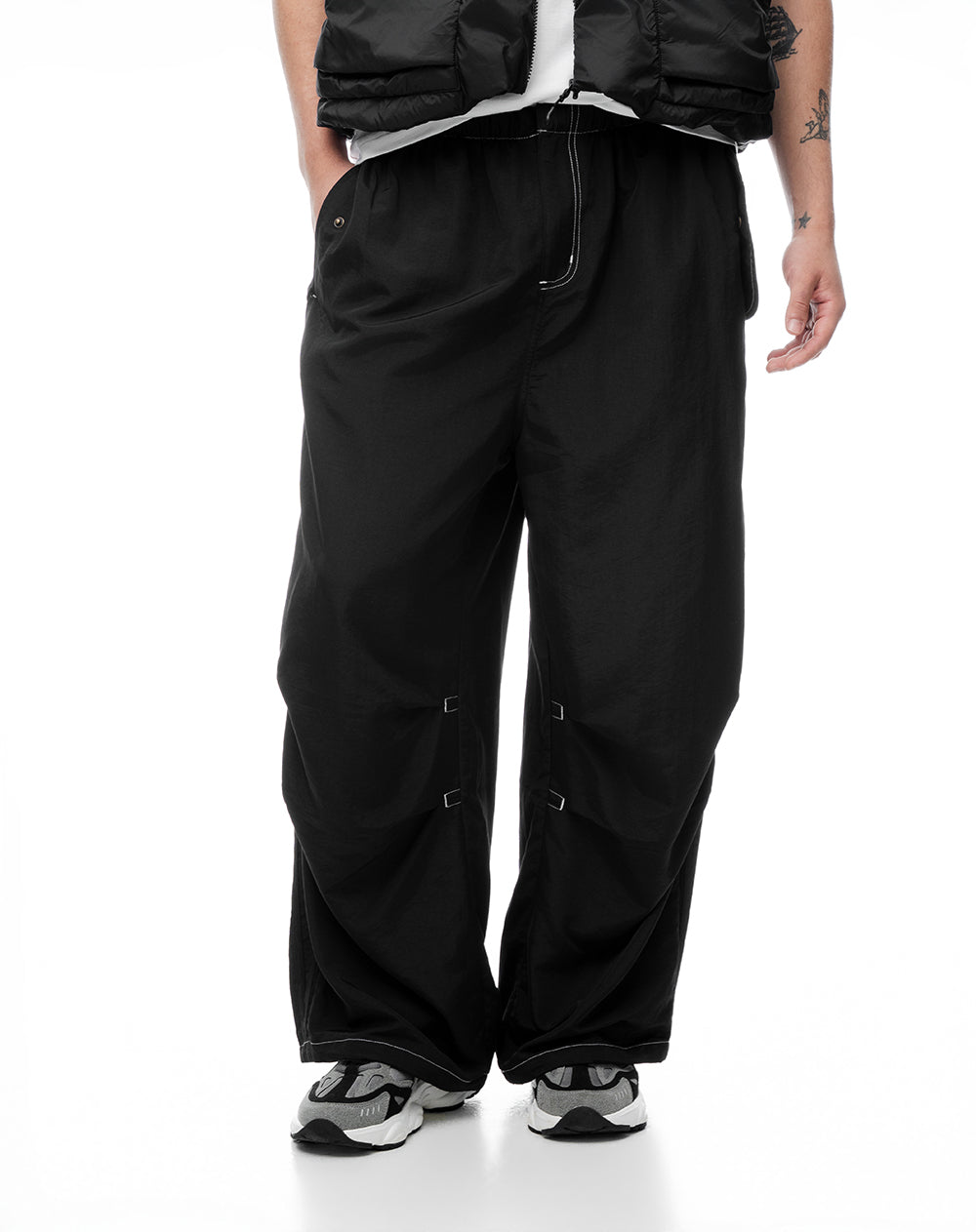 Pantalón loose tiro medio negro hombre
