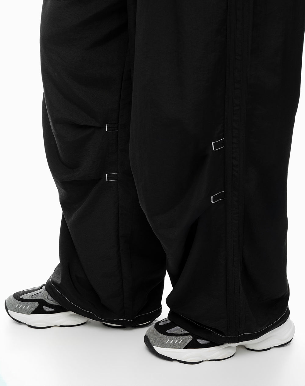 Pantalón loose tiro medio negro hombre
