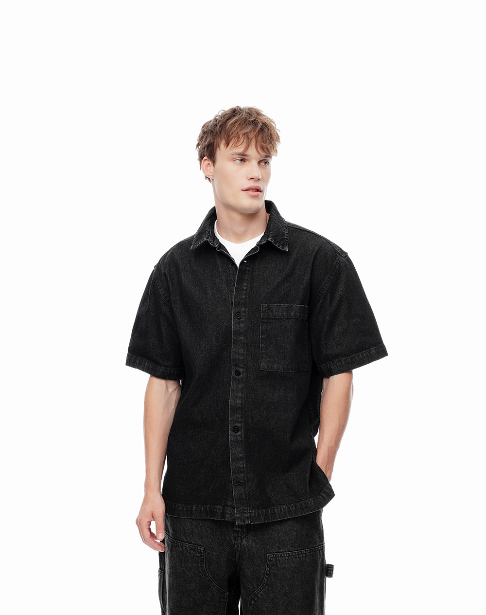 Camisa regular fit manga corta denim negro