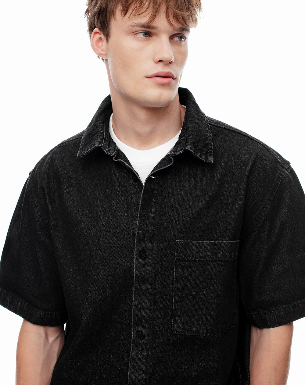 Camisa regular fit manga corta denim negro