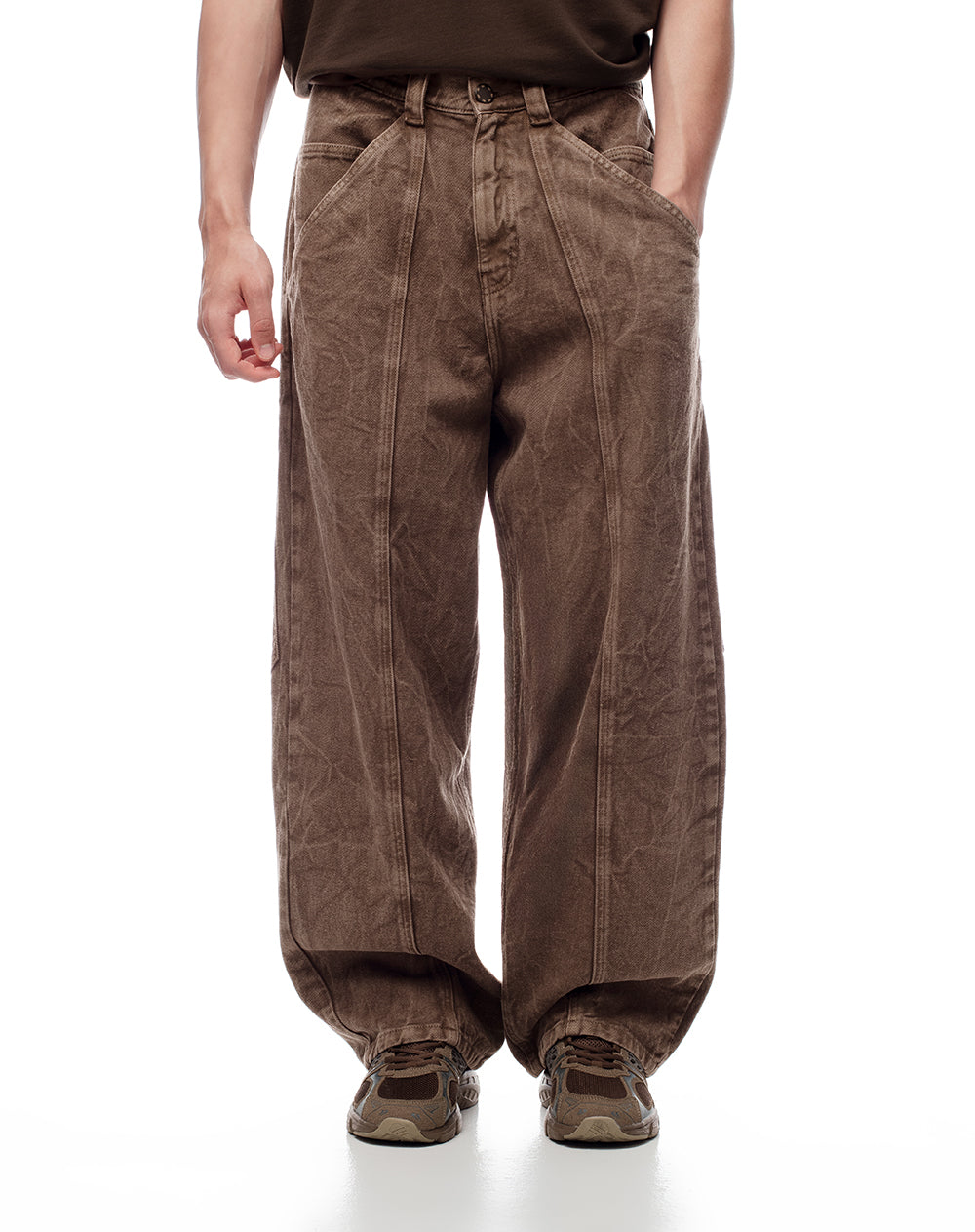 Jean wide leg utilitario café hombre