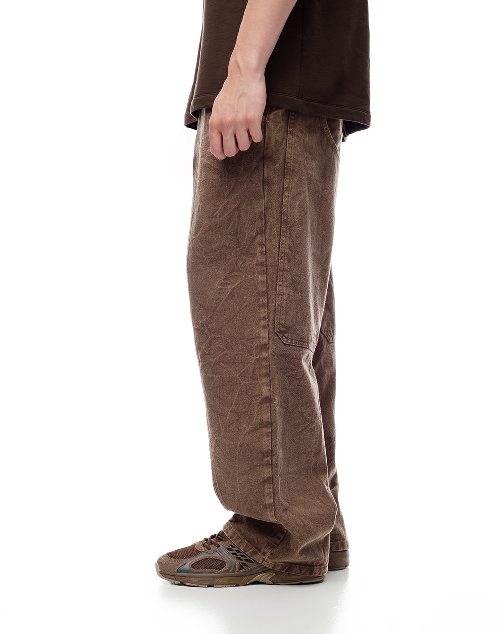 Jean wide leg utilitario café hombre