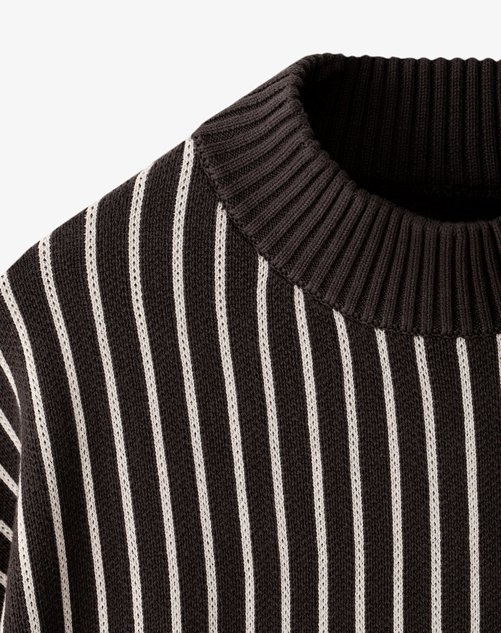 Buzo relaxed fit cafe rayas