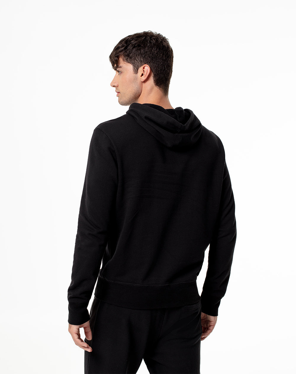 Buzo New New Hostem regular fit negro