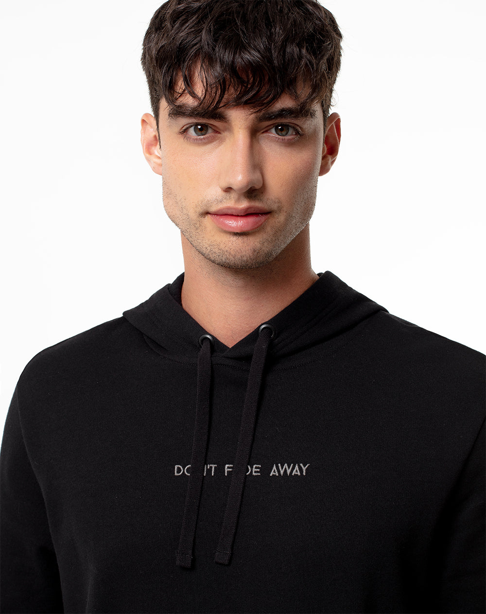 Buzo New New Hostem regular fit negro
