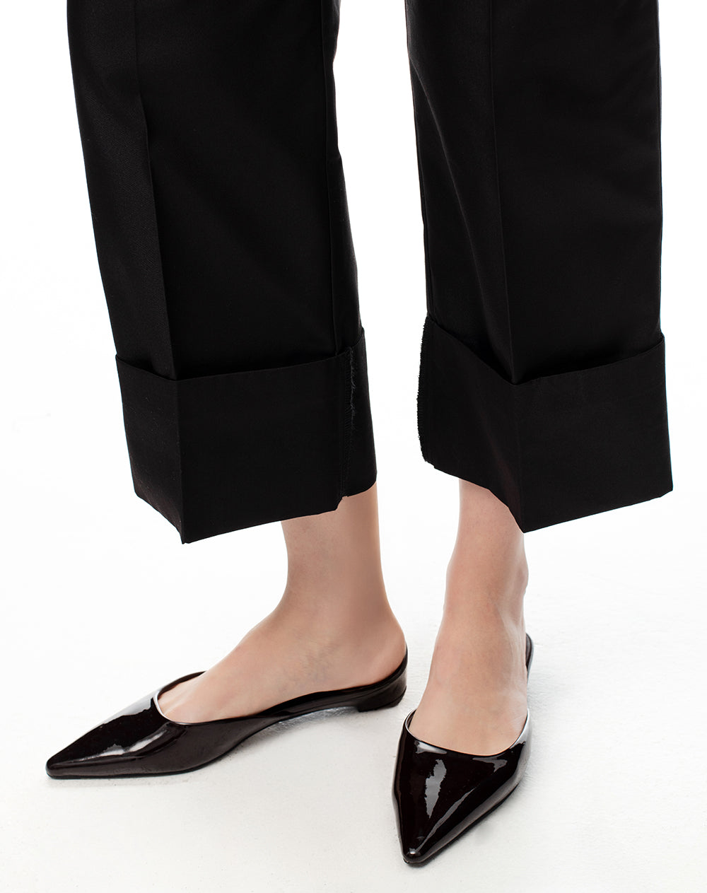 Pantalón regular fit tiro medio en drill negro