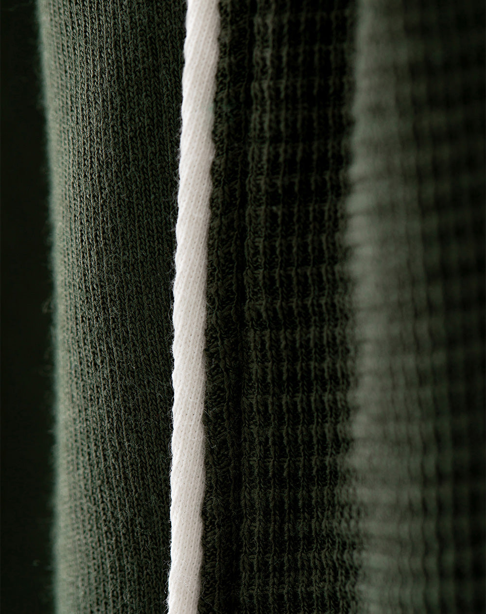 Pantalón relaxed fit tiro medio verde bloques