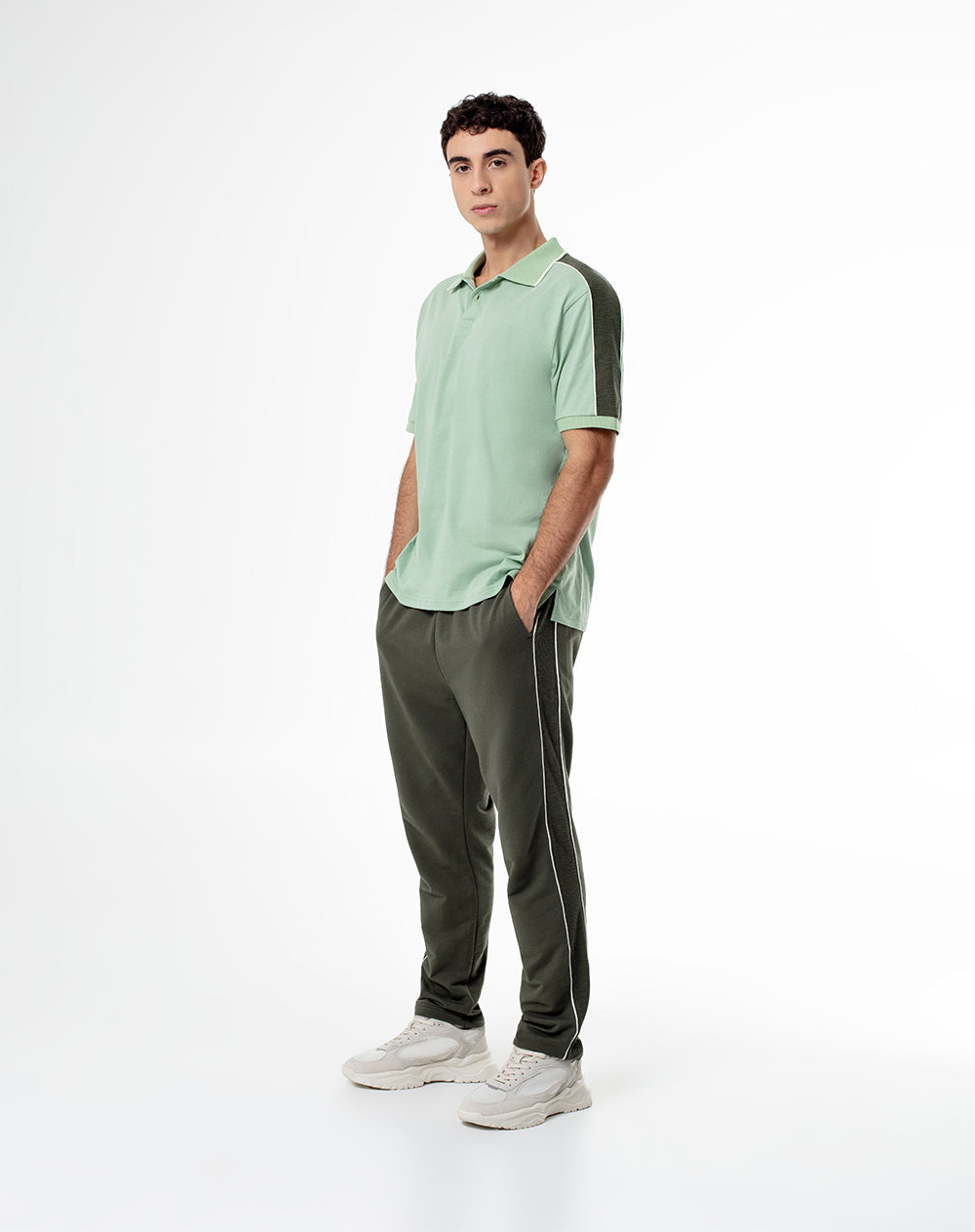 Pantalón relaxed fit tiro medio verde bloques