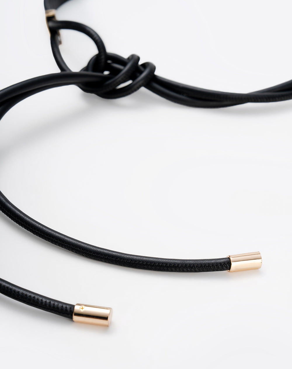 Cinturón con nudo negro mujer