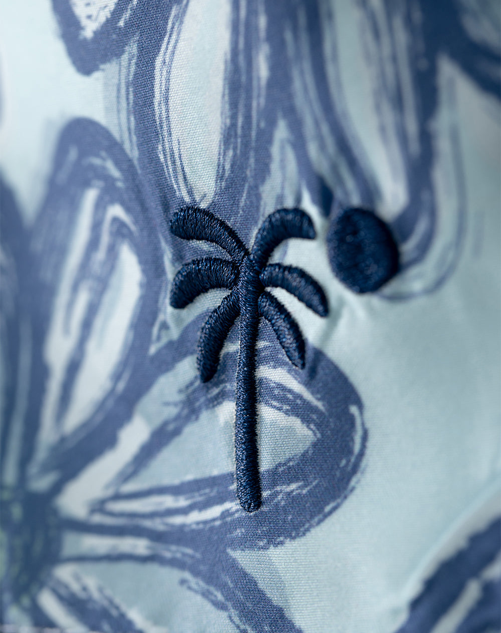 Pantaloneta azul estampado