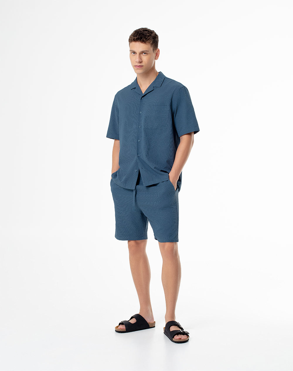Camisa regular fit manga corta azul oscuro