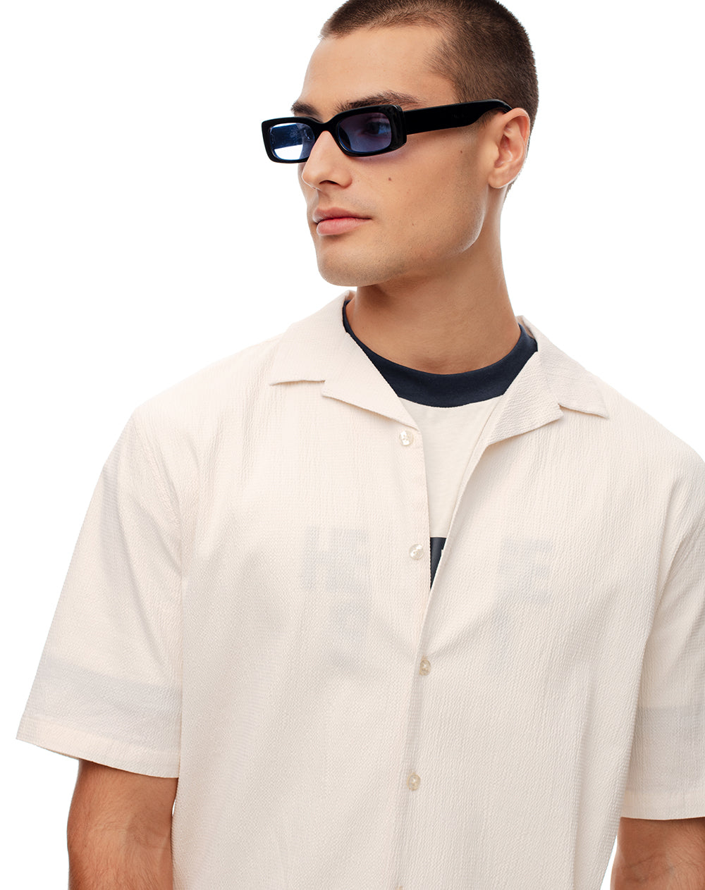 Camisa regular fit manga corta vainilla