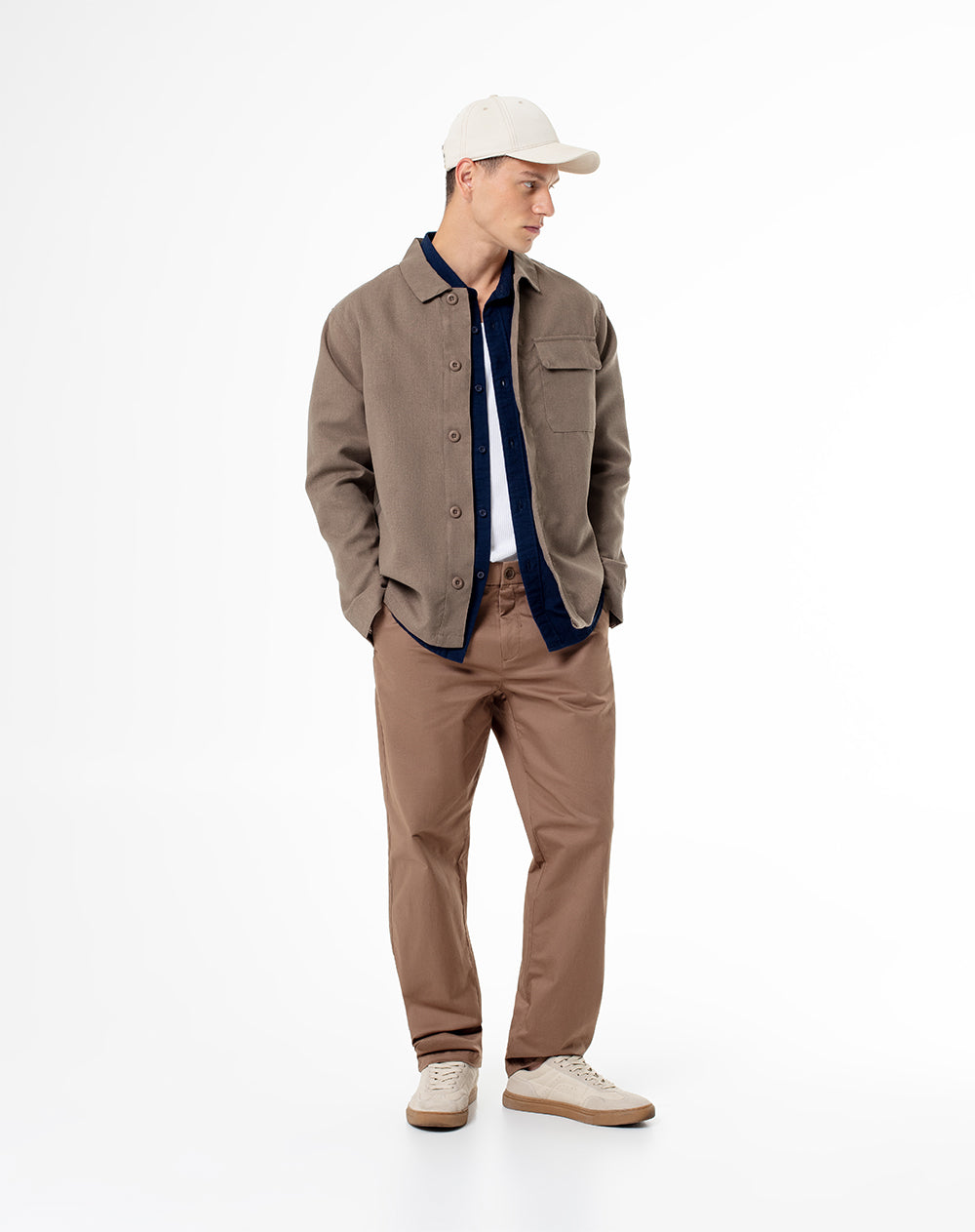 Chaqueta regular fit sin capucha café