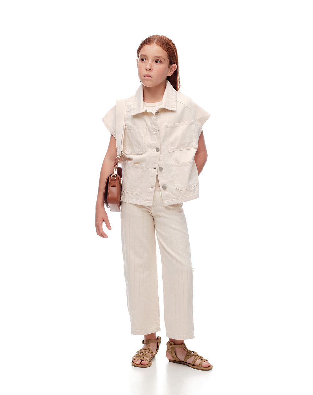 Jean regular fit tiro medio en drill crema