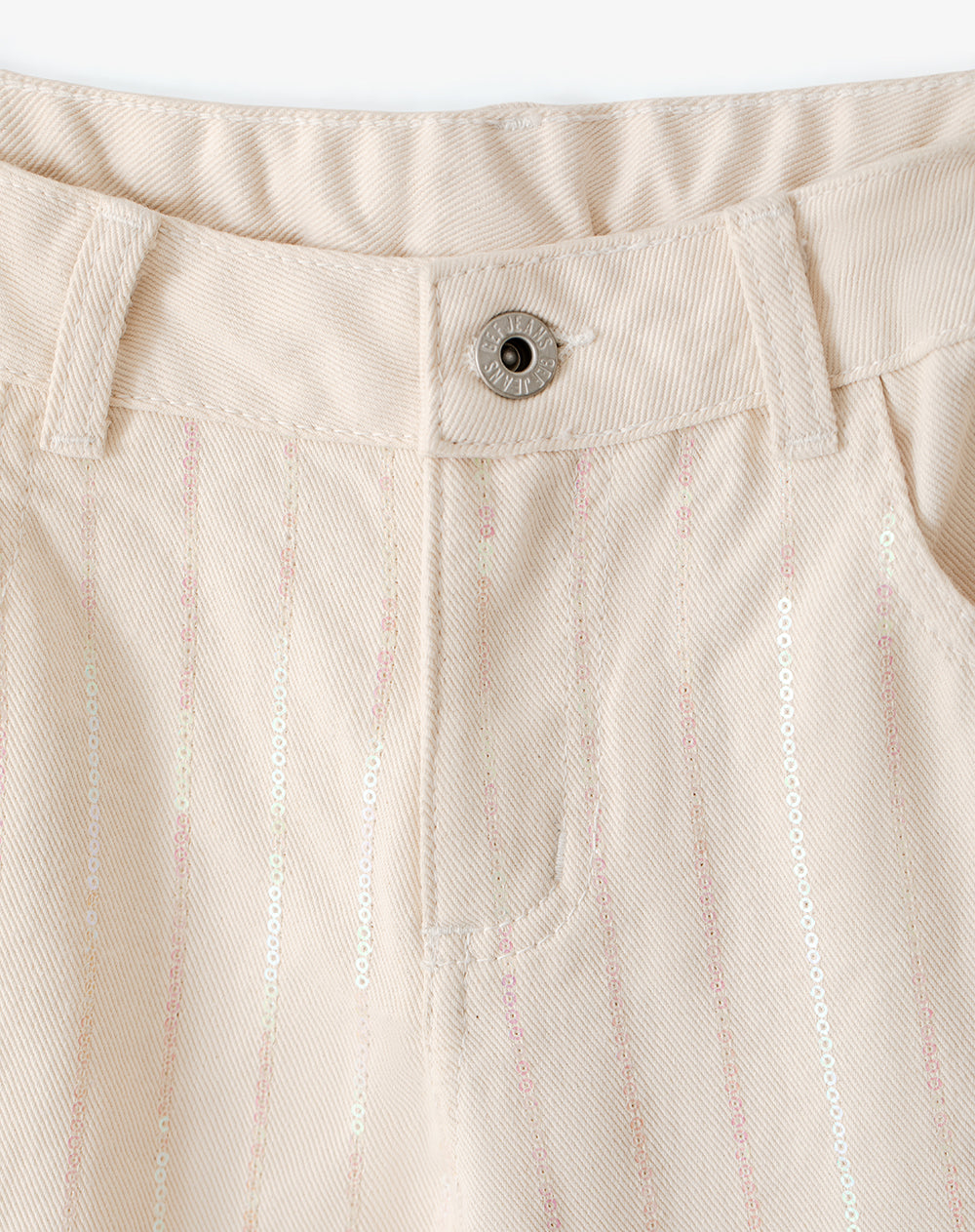 Jean regular fit tiro medio en drill crema