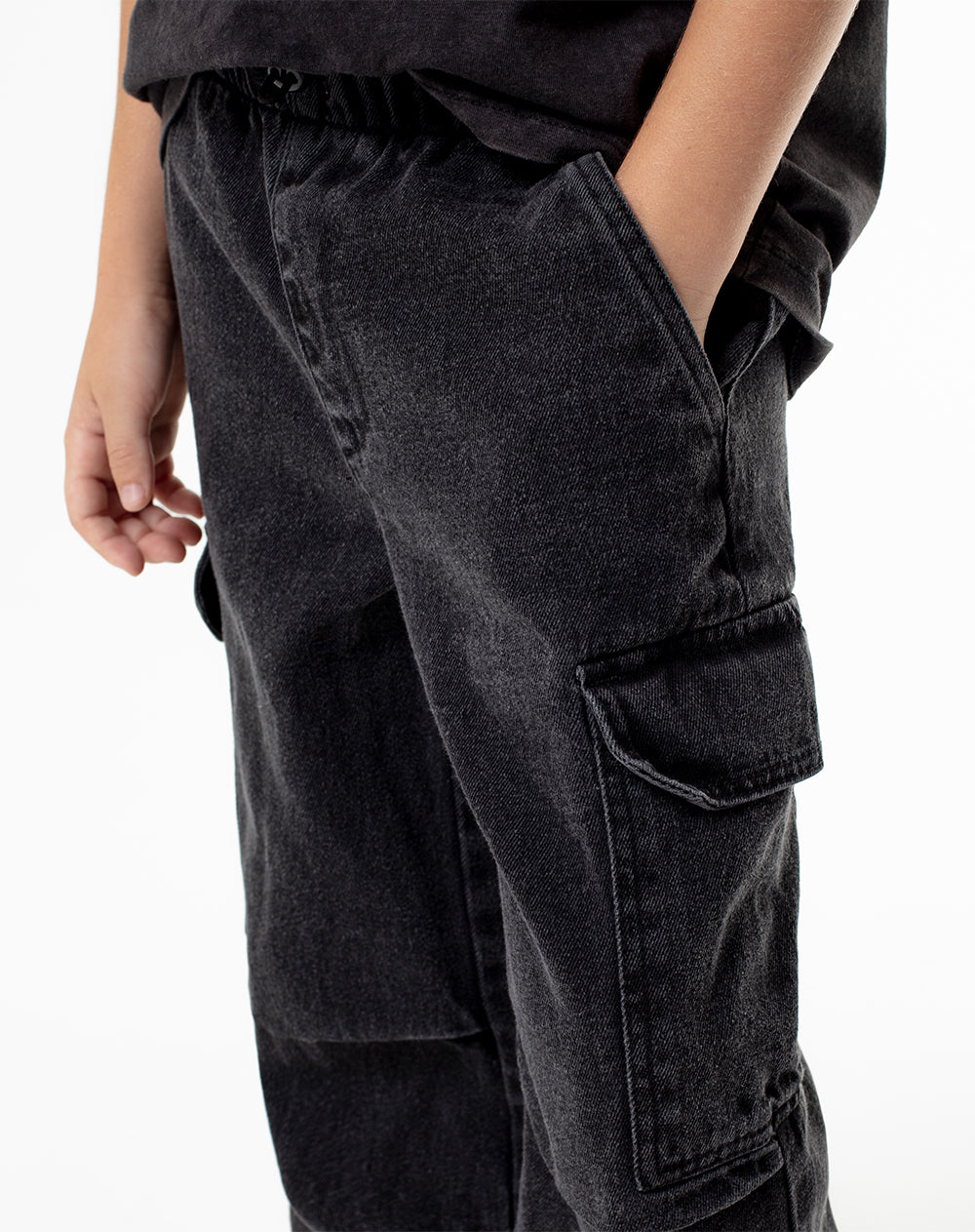 Jogger regular fit tiro medio denim gris