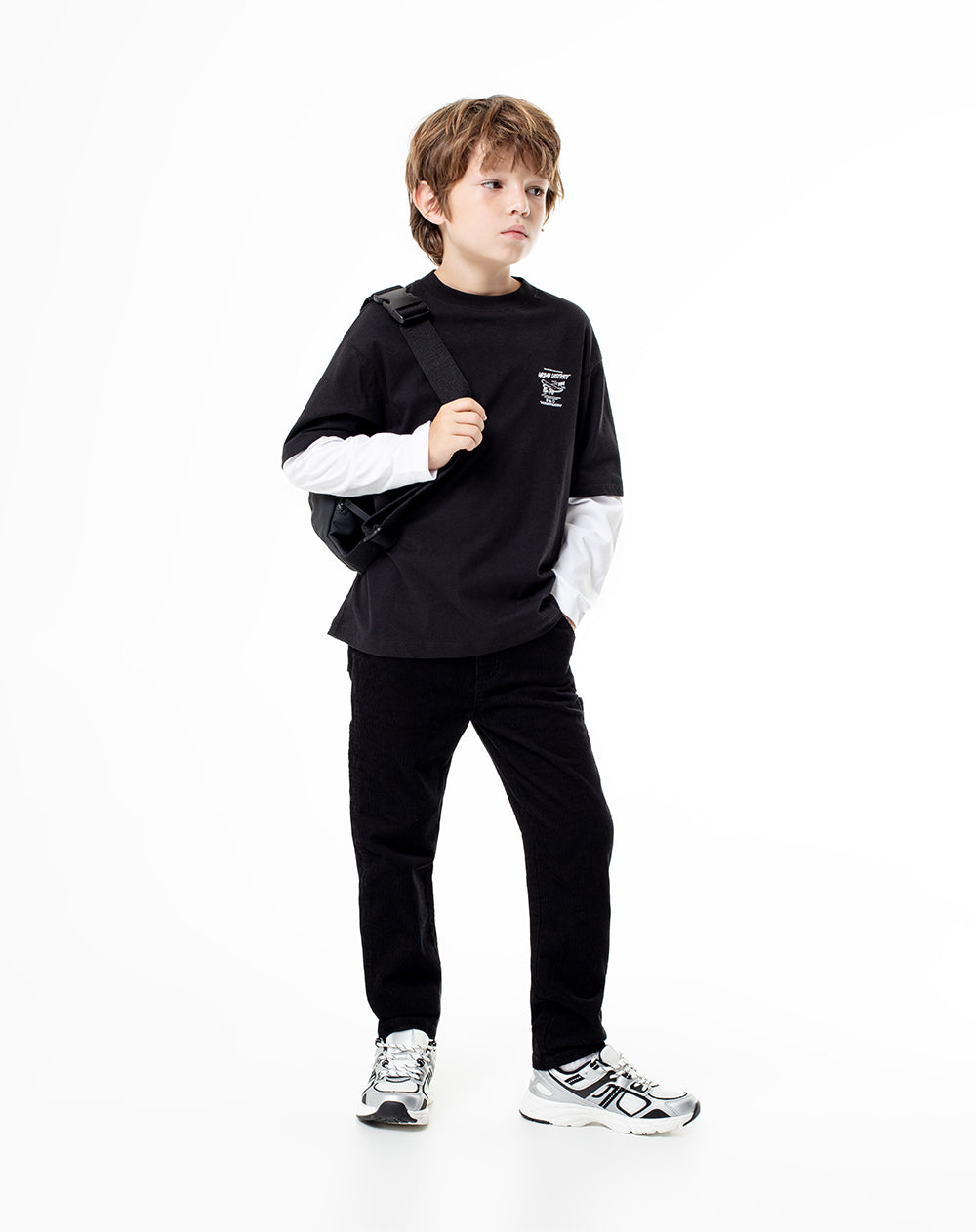 Camiseta regular fit manga larga negro bloques