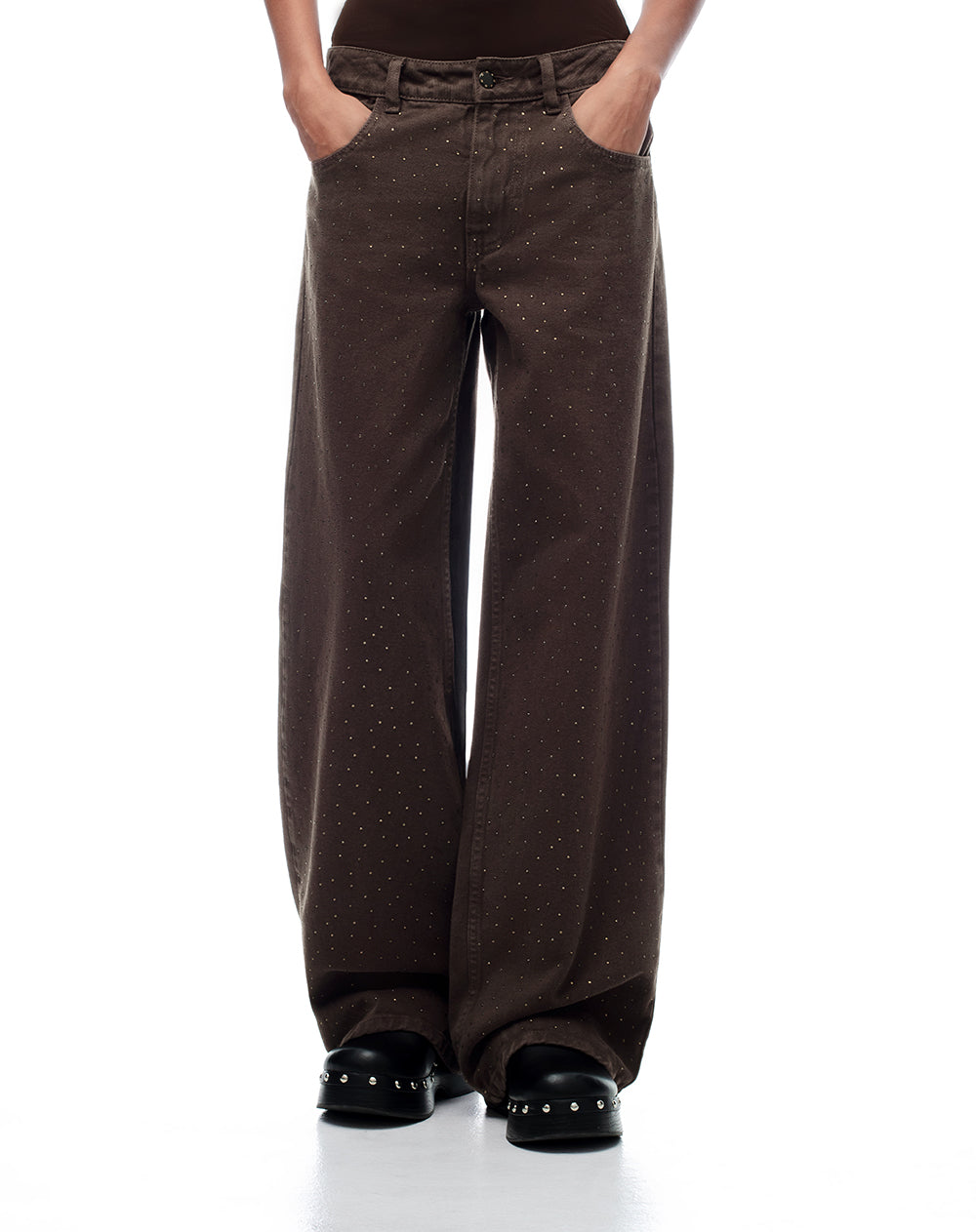 Pantalón regular fit tiro medio en drill chocolate