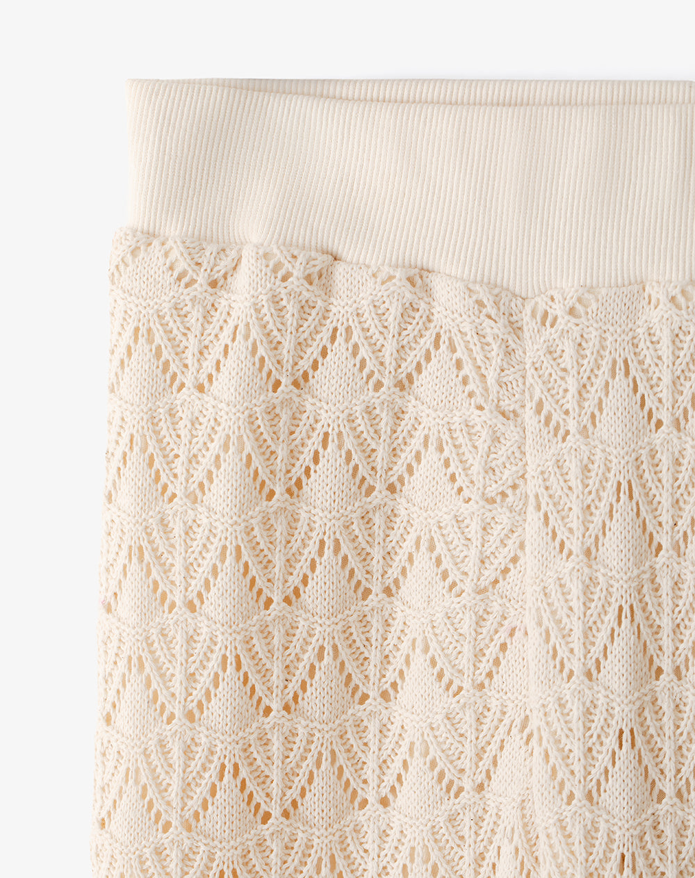 Pantalón recto tiro medio tejido crema niña