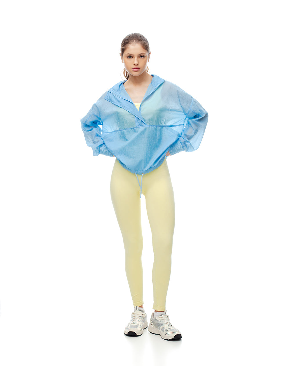 Chaqueta relaxed fit con capucha azul claro