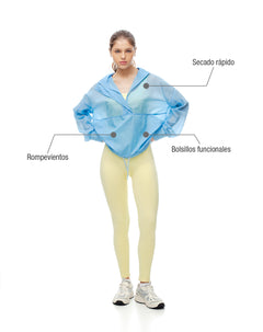 Chaqueta rompevientos oversize azul mujer