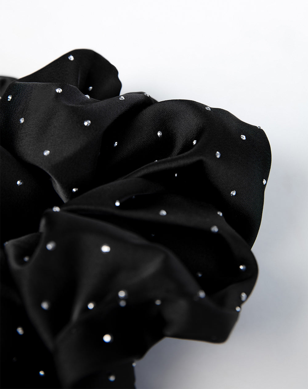 Accesorio de pelo negro