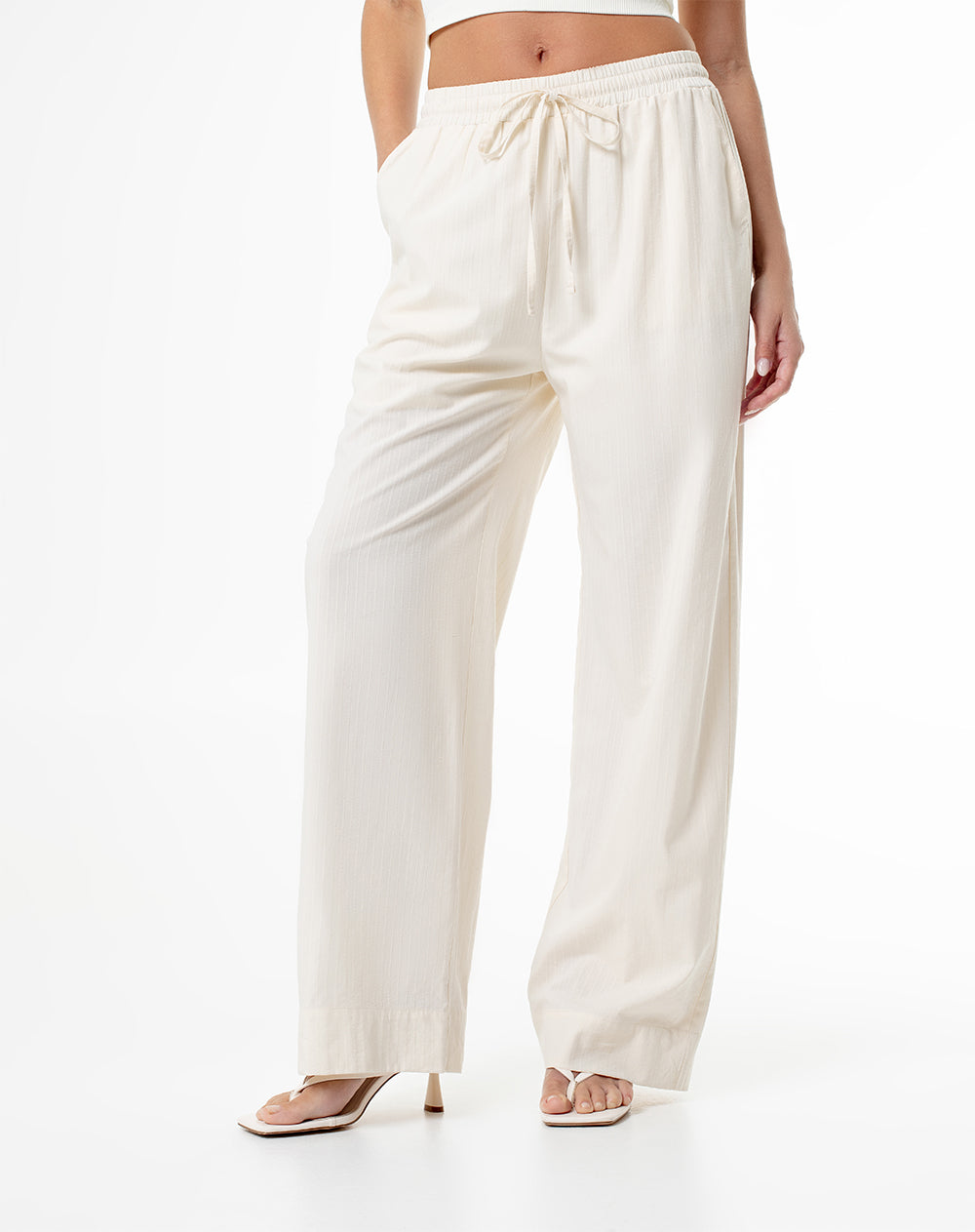 Pantalón relaxed fit tiro alto vainilla