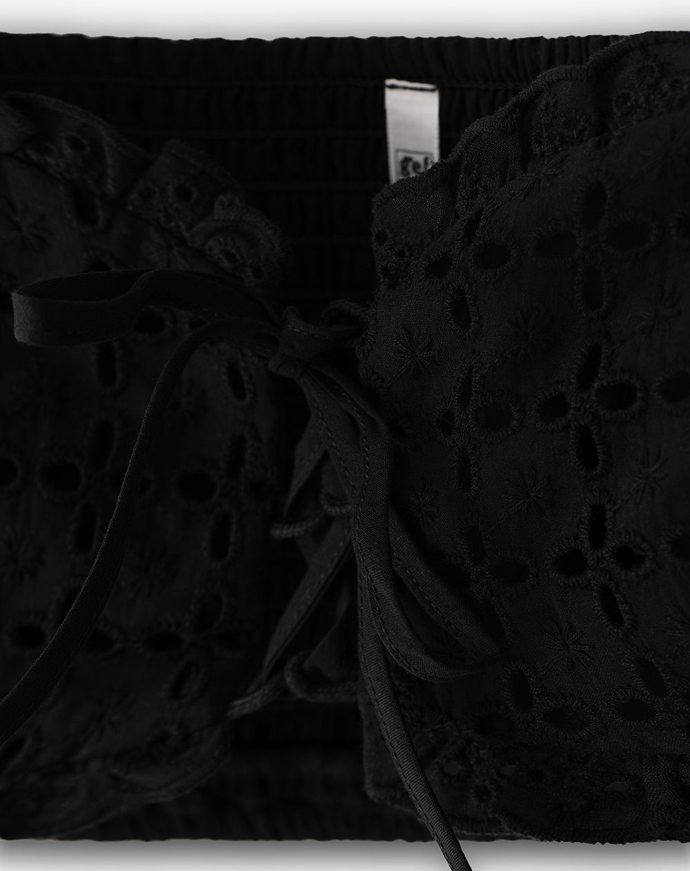 Top en tiras delgadas soporte bajo negro