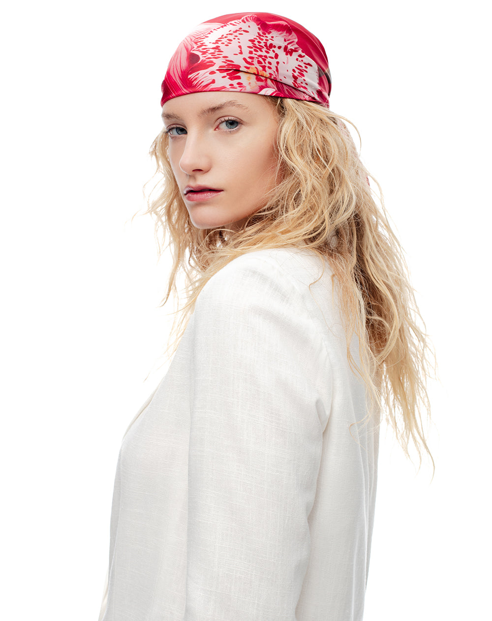 Pañuelo satinado fucsia estampado