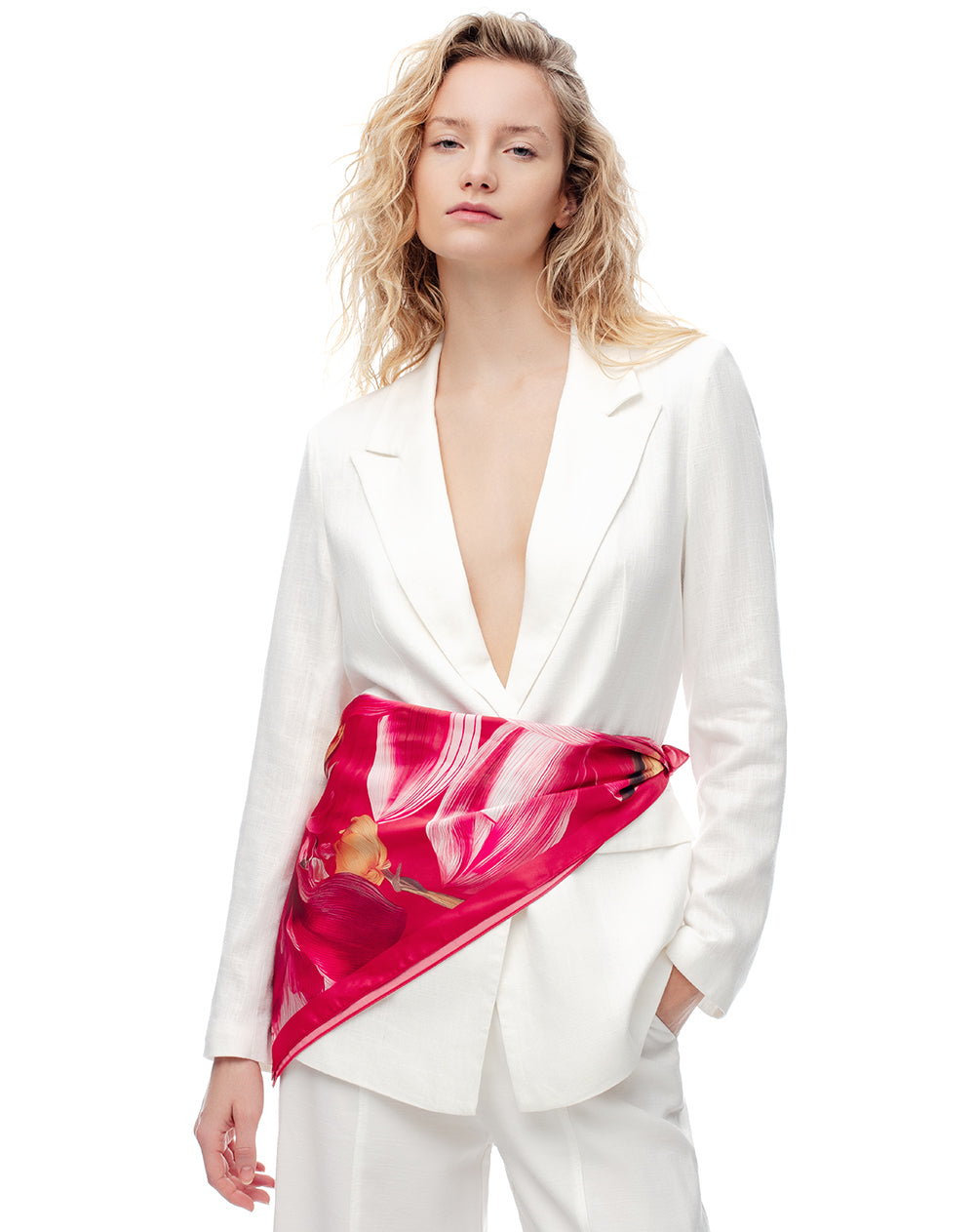 Pañuelo satinado fucsia estampado