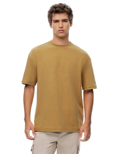 Camiseta regular café hombre