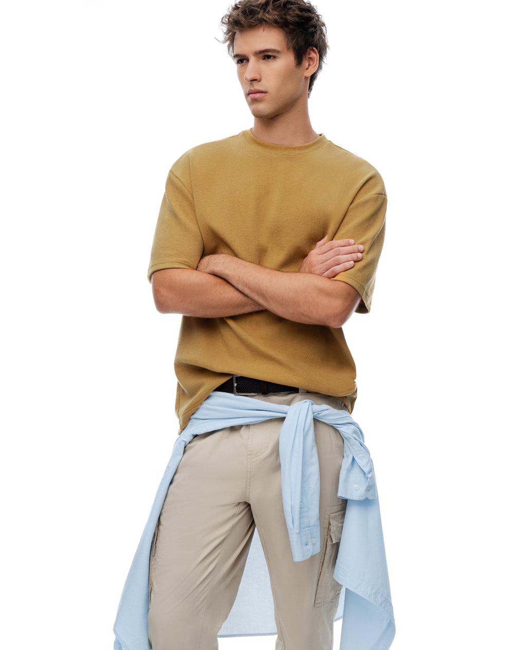 Camiseta regular café hombre