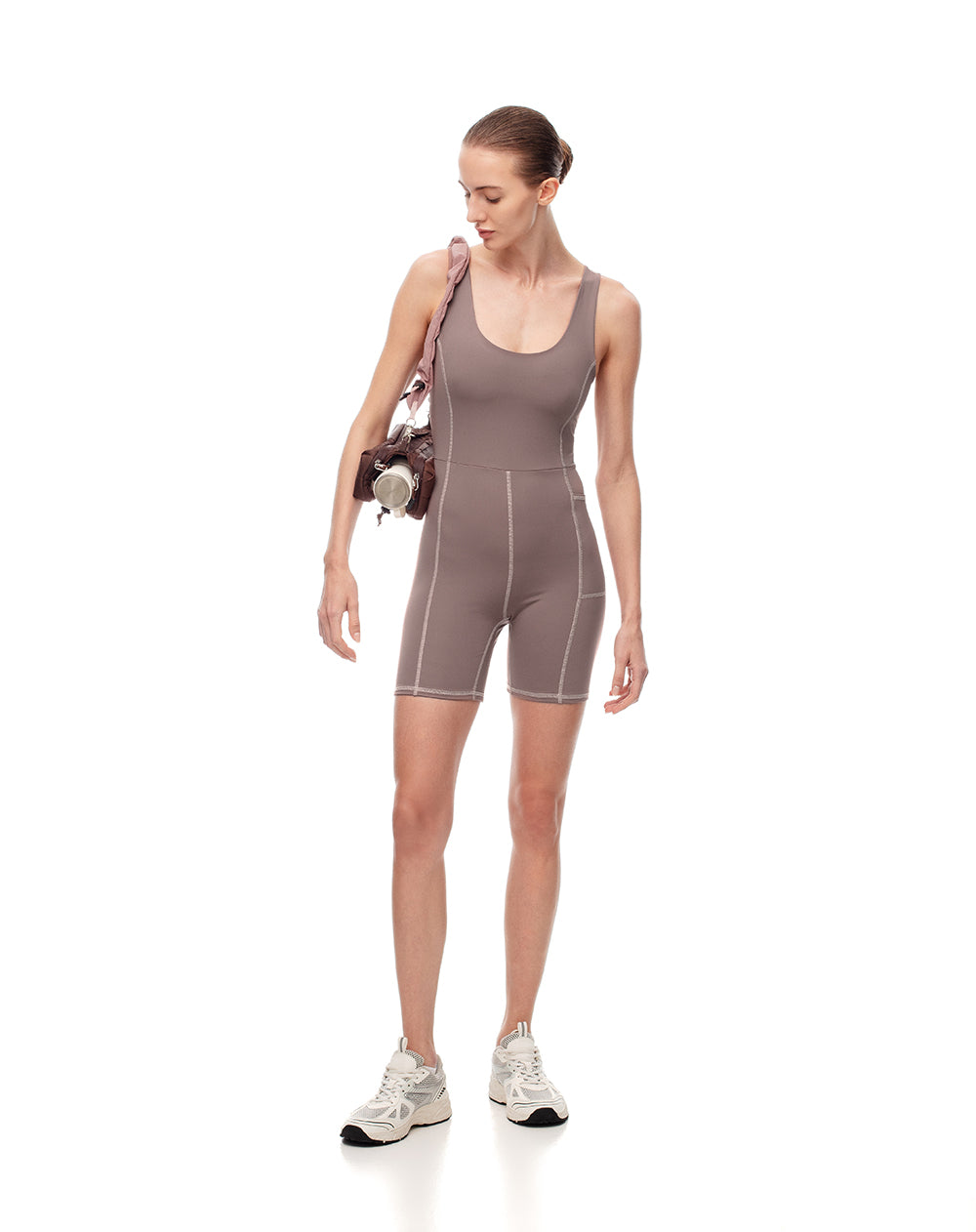 Eneterizo deportivo ajustado café mujer