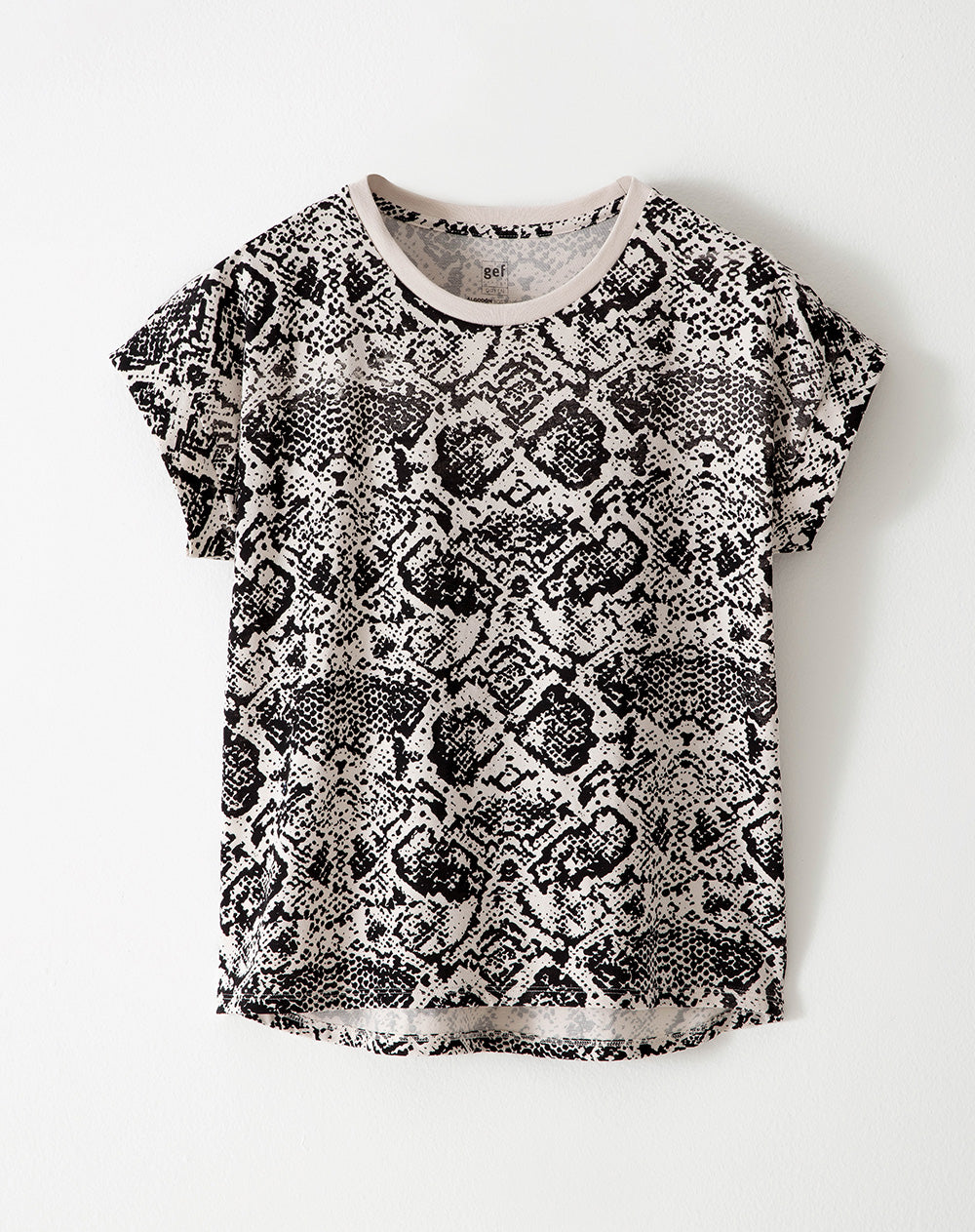 Camiseta regular fit manga corta cruda estampada