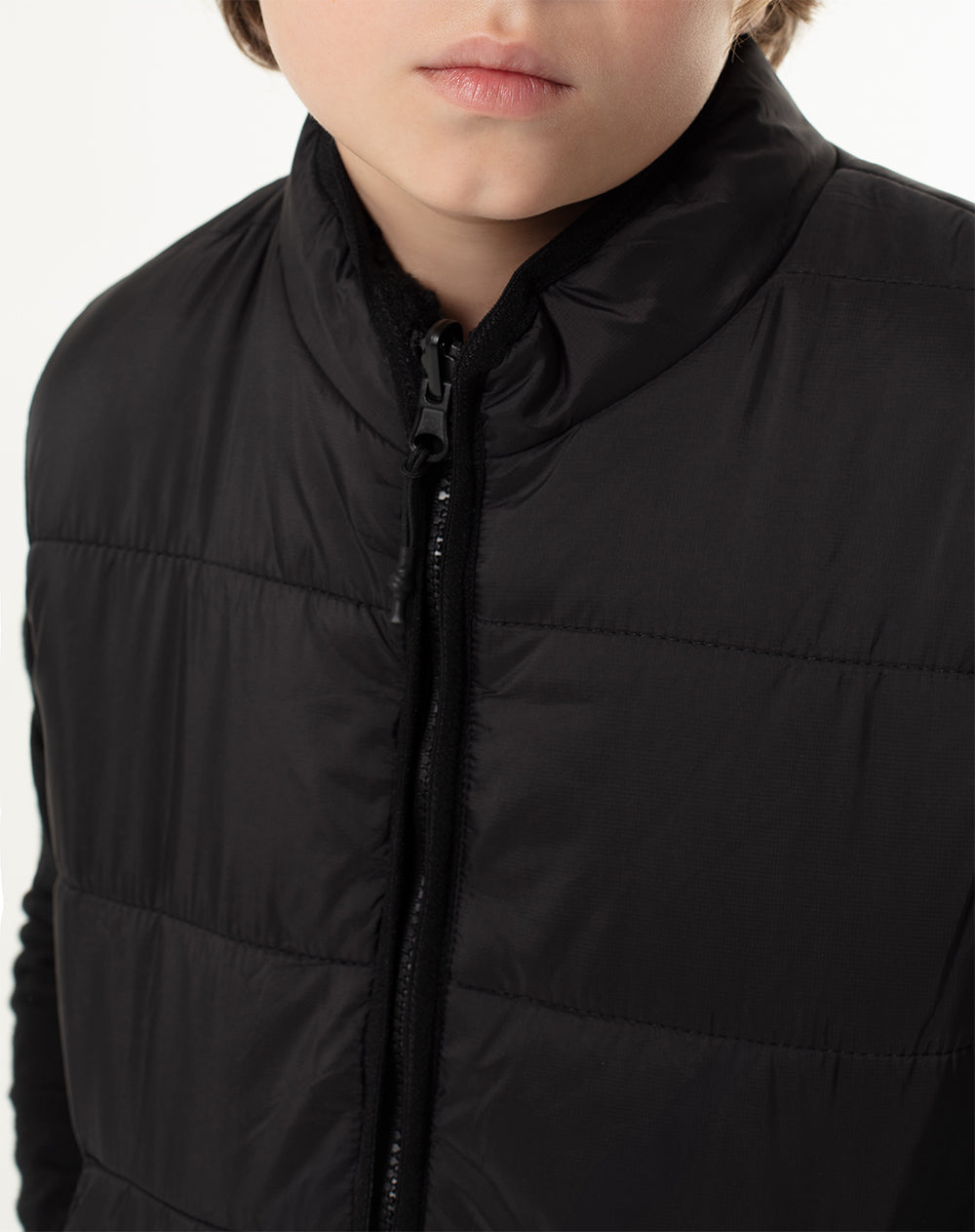 Chaleco regular fit sin capucha negro