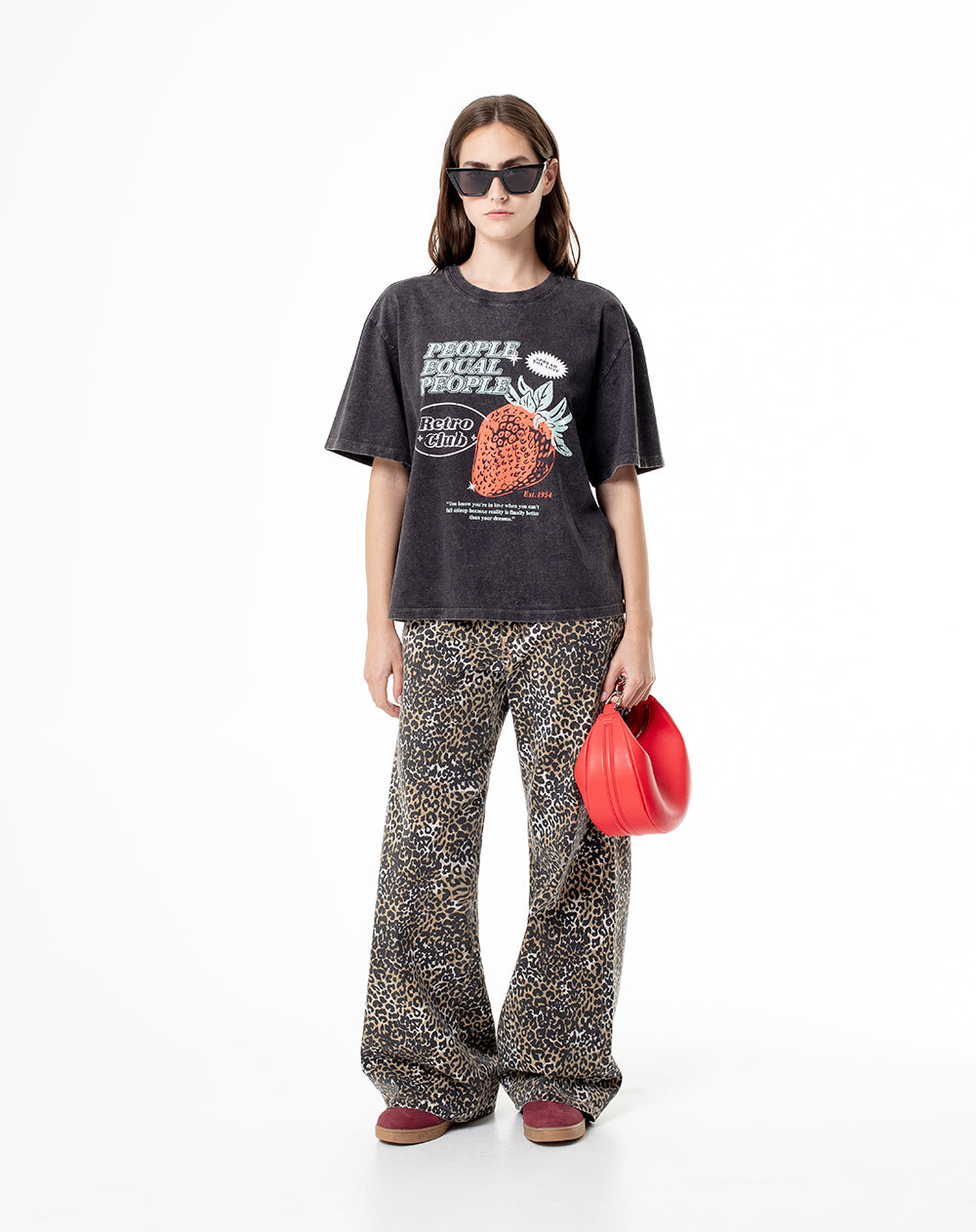 Camiseta relaxed fit manga corta negra