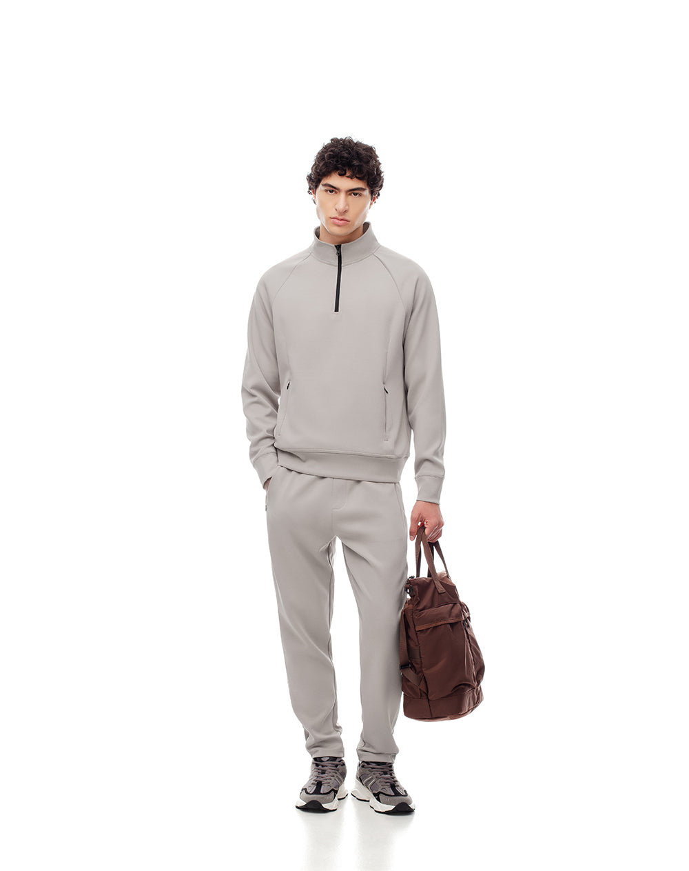 Buzo regular fit taupe
