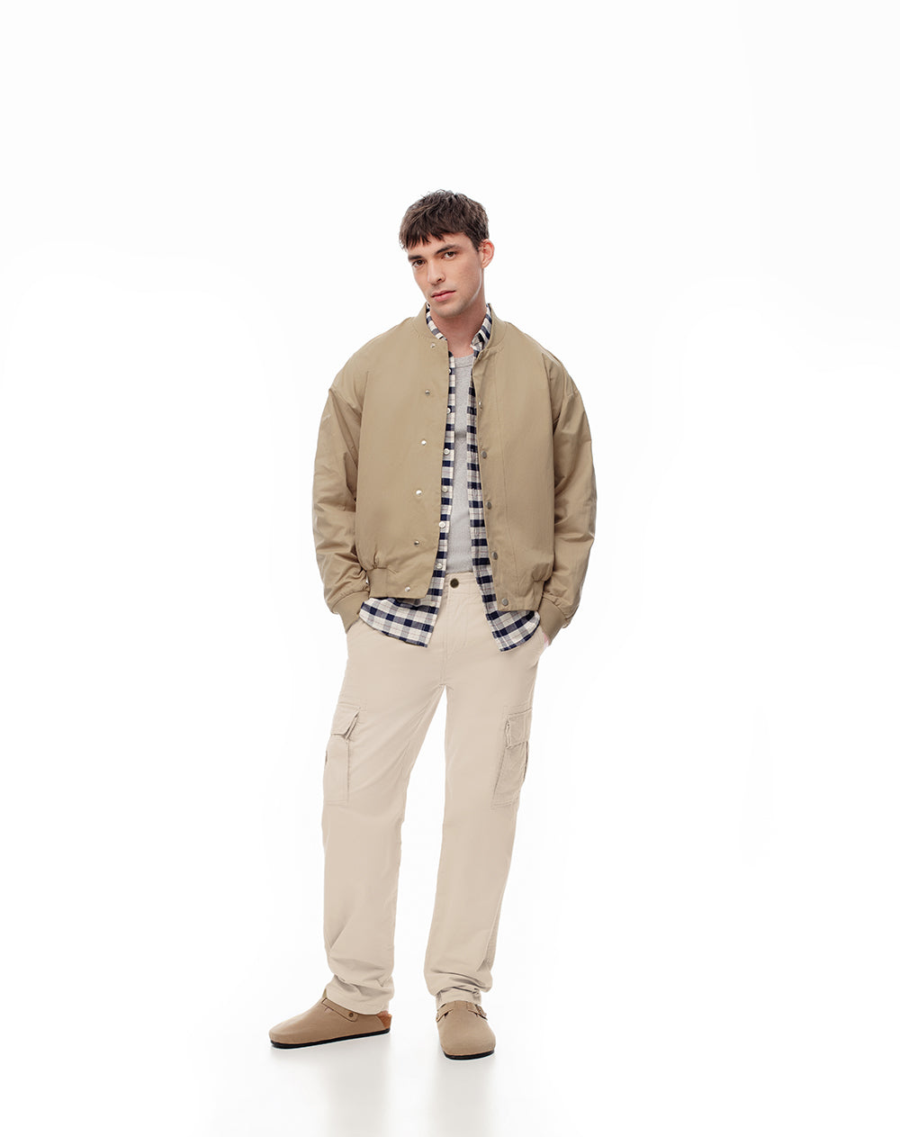 Pantalón slim fit tiro medio habano