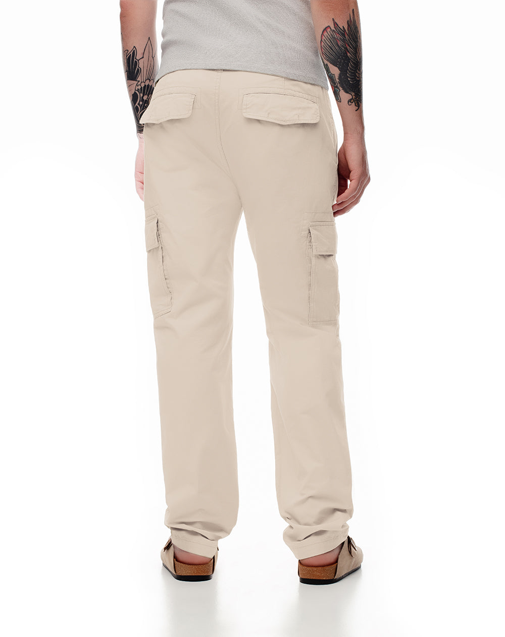 Pantalón slim fit tiro medio habano