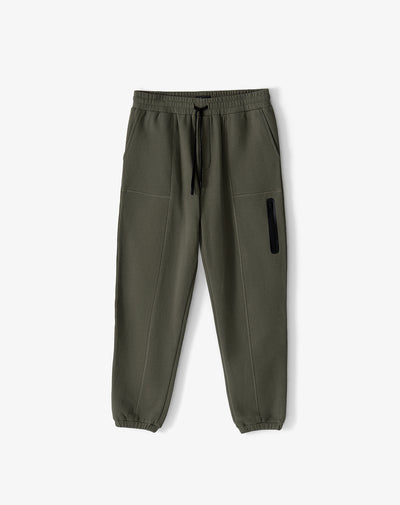 Jogger regular tiro medio café hombre