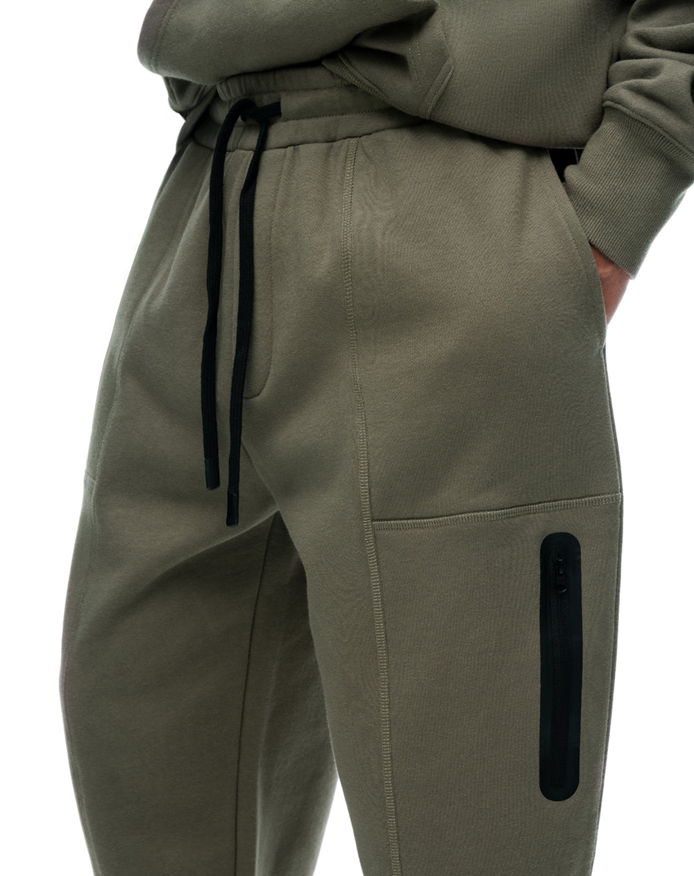 Jogger regular café hombre