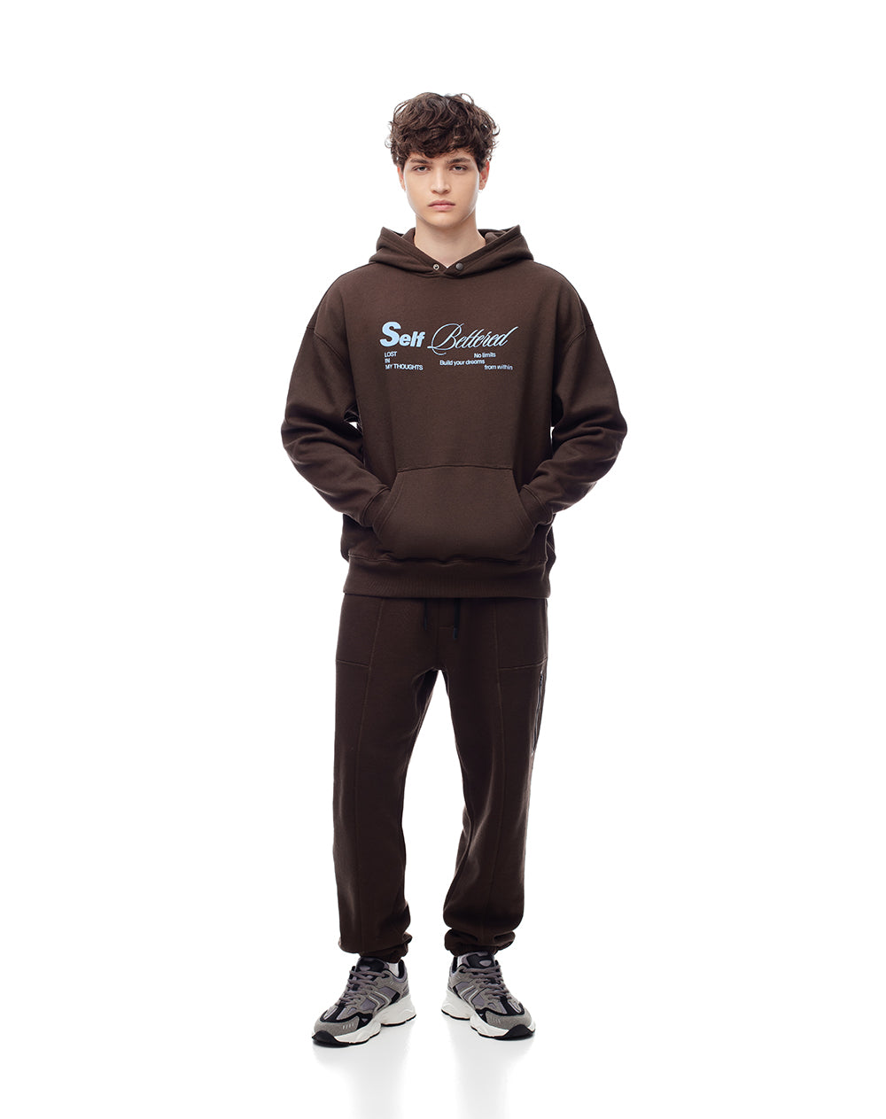 Jogger regular chocolate hombre