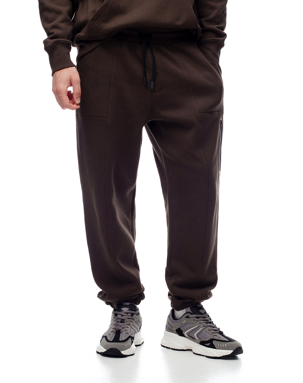 Jogger regular chocolate hombre