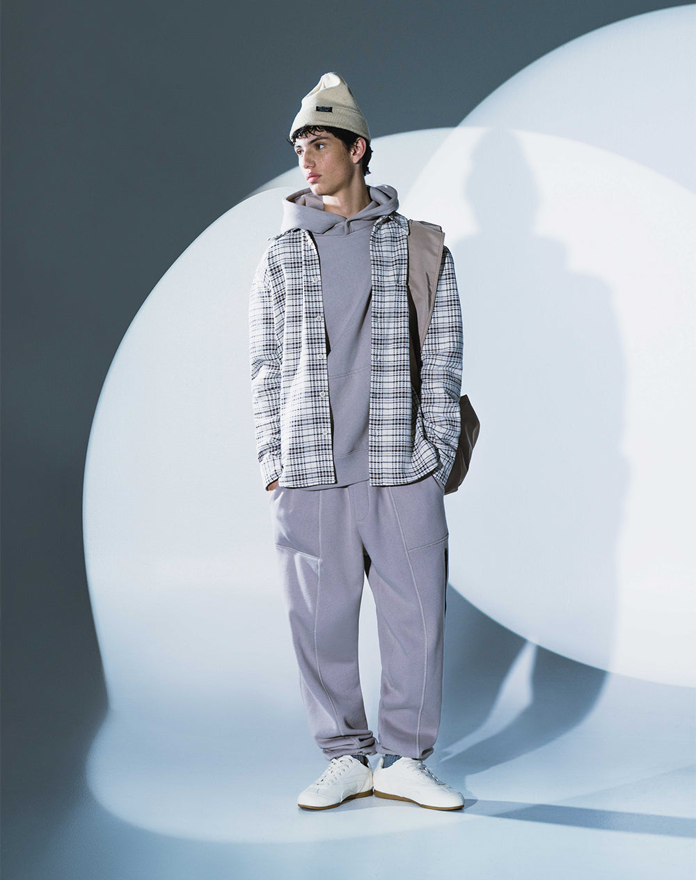 Jogger regular café hombre