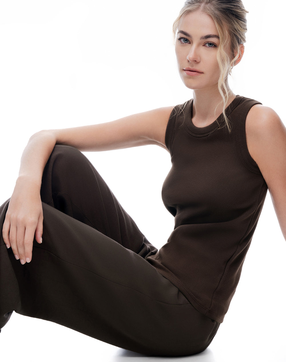 Camiseta esqueleto slim rib algodón café mujer
