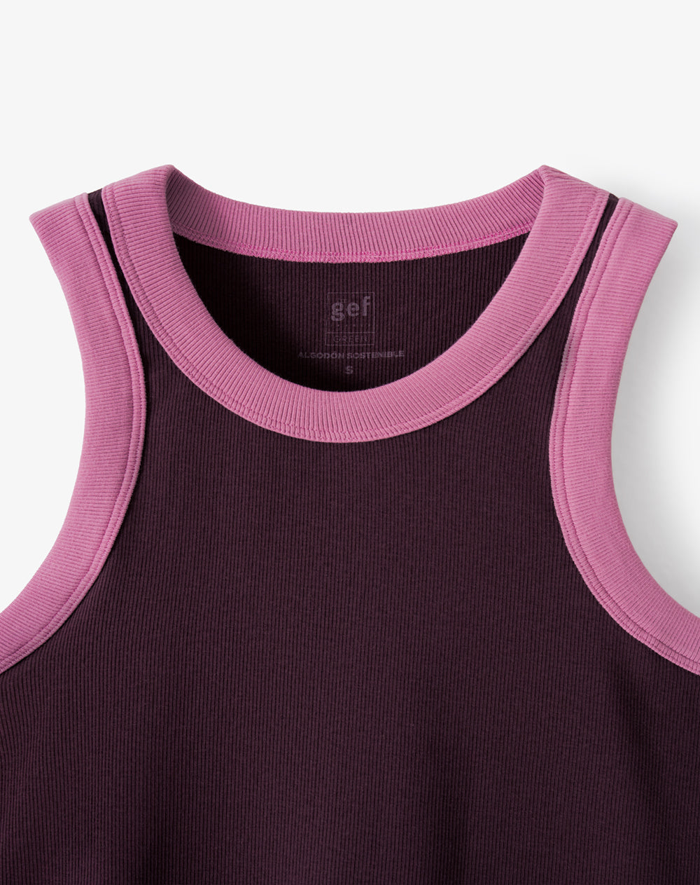 Camiseta slim fit vinotinto