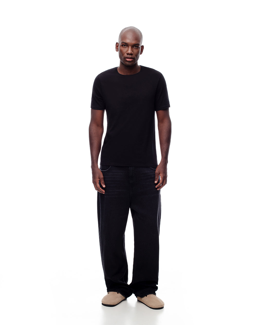 Camiseta slim fit manga corta negra