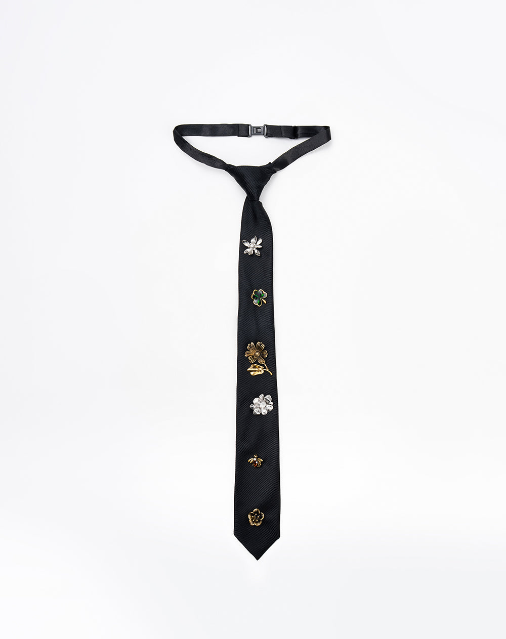 Corbata con apliques negra